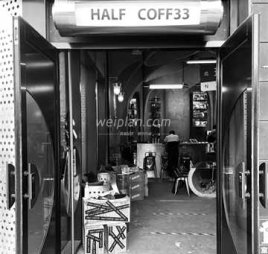 HALF COFFEE ABSOLUT BAR